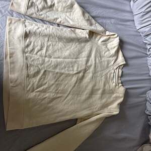 Grana Peruvian Pima Cotton Crewneck Sweatshirt in Cream Wheatlee